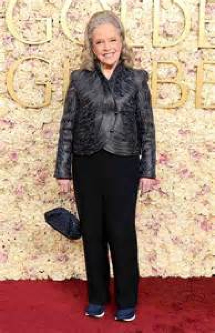 
How Much Money Does Kathy Bates Make? Latest Income Salary
