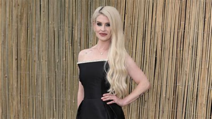 
How Much Money Does Kelly Osbourne Make? Latest Income Salary
