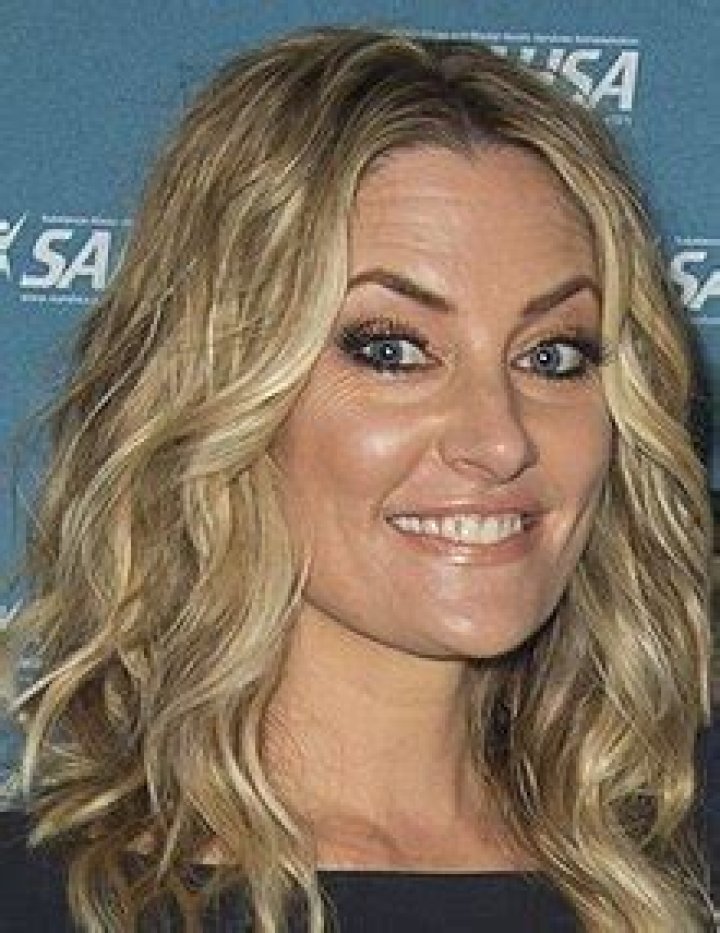 
How Much Money Does Mädchen Amick Make? Latest Income Salary
