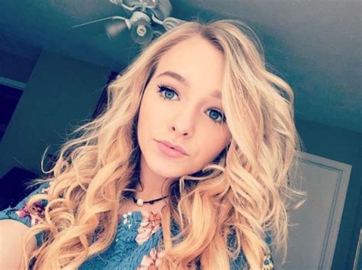 
How Much Money Does Zoe Laverne Make? Latest Income Salary
