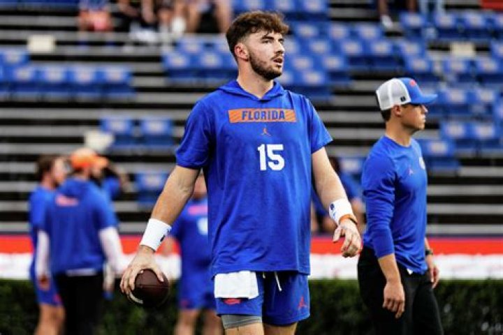 How old is American Footballer Graham Mertz? Learn About His Height And Girlfriend