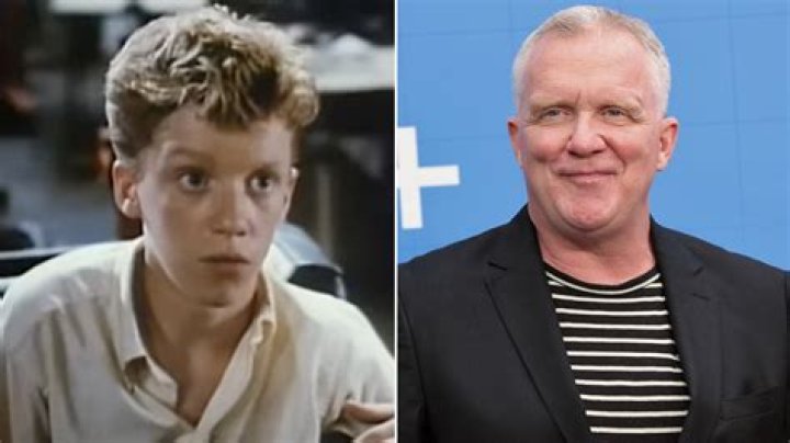 How old was Anthony Michael Hall when he made 16 candles? – Celebrity