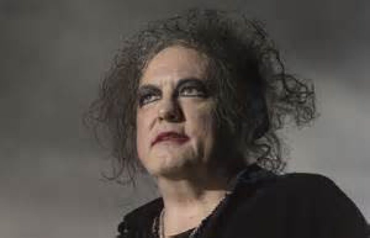 How rich is Robert Smith from The Cure? – Celebrity