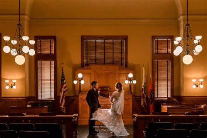 How to get married at the courthouse in texas
