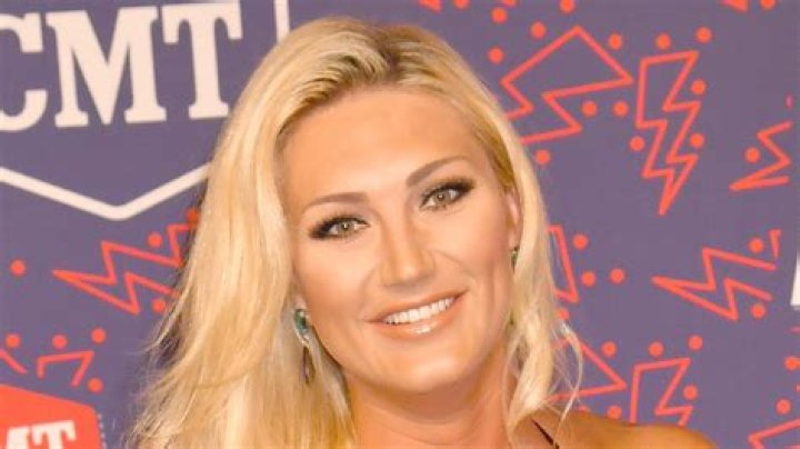 Hulk Hogan's Daughter Brooke Hogan Shares Swimsuit Photo of "Superpower"