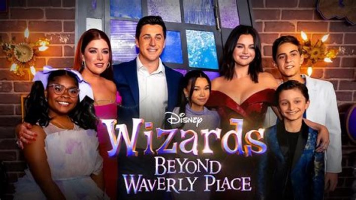 In what order do I watch Wizards of Waverly Place? – Celebrity