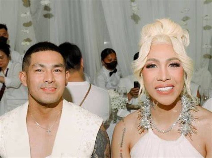 Ion Perez Vice Ganda Relationship – Age, Height, Family, Dating