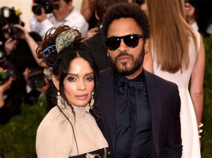 Is Dara Kravitz related to Lenny Kravitz?