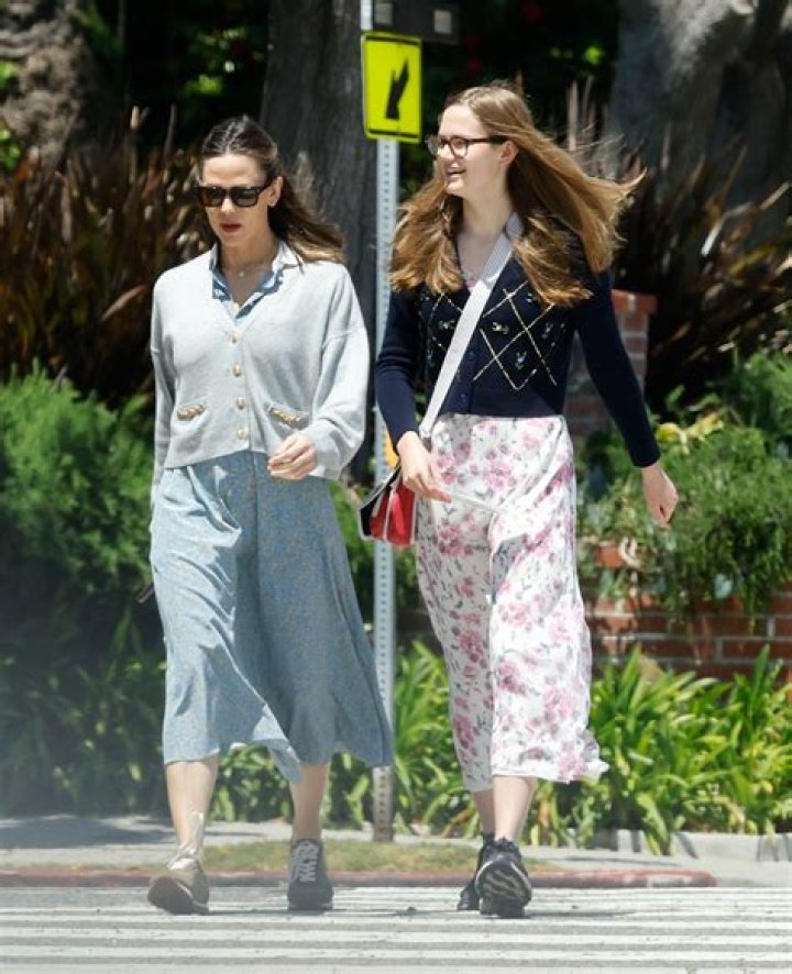 Is Jennifer Garner James Garner's daughter?