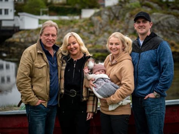 Is Mandy Hansen Married To Husband Clark Pederson? Biological Parents and Net Worth