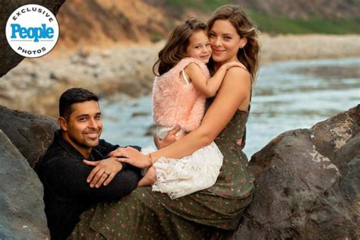 Isiah Pacheco family, wife, children, parents, siblings