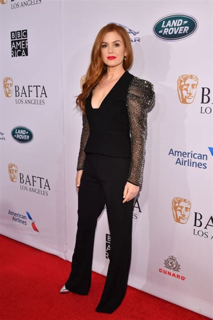 Isla Fisher in Bathing Suit Says She's "Missing You" — Celebwell