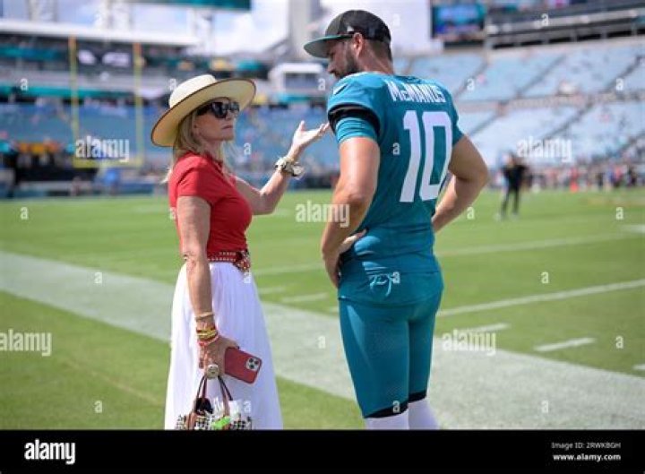 Jaguars: Darrell Bevell Wife Tammy Bevell Age Difference – Salary & Net Worth