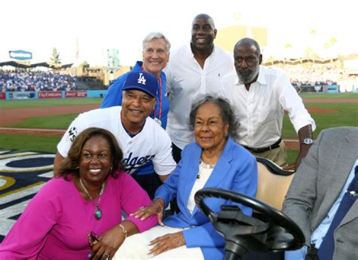 Jahquez Robinson family, wife, children, parents, siblings