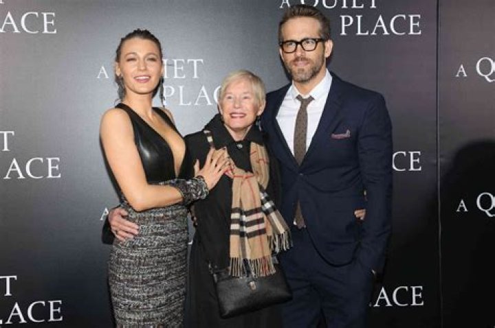 James Chester Reynolds, Tammy Reynolds: Meet Ryan Reynolds parents