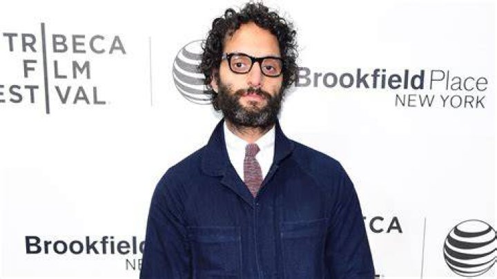 Jason Mantzoukas Wife, Height, Dating, Girlfriend, Fast Facts