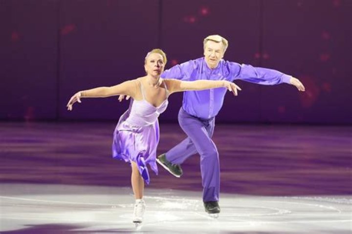 Jayne Torvill Bio, Height And Weight, Family, Wedding Photos, Daughter, Instagram