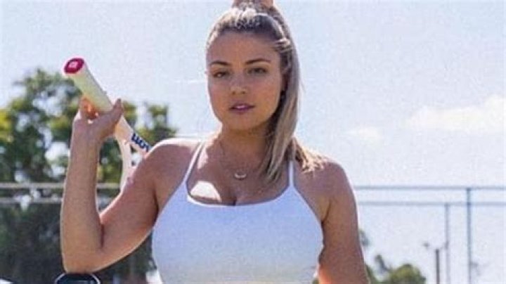 Jem Wolfie (Instagram Star) Age, Bio, Height, Weight, Body Measurements, Boyfriend, Net Worth, Facts