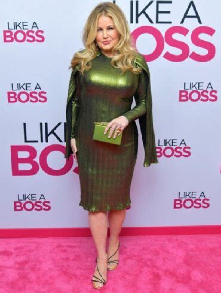 Jennifer Coolidge Body Measurements Height Weight Shoe Size Family
