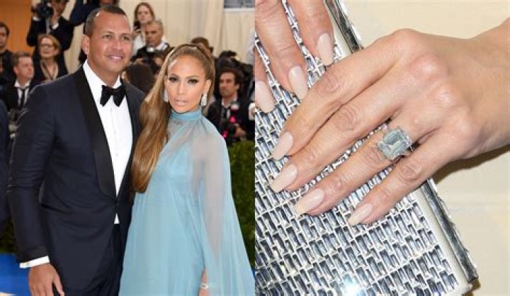 Jennifer Lopez Ditches Engagement Ring From Alex Rodriguez In New Photo