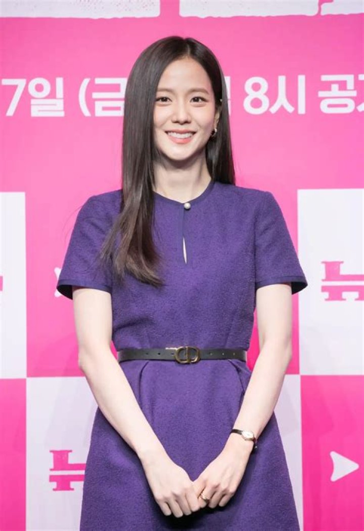 Jisoo Kim- Age, Height, Boyfriend, Net Worth, Ethnicity