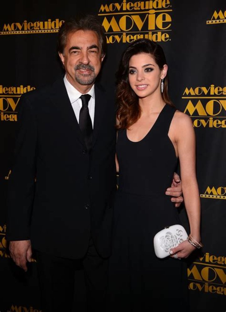 Joe Mantegna: Wife, net worth, tattoos, smoking & body facts
