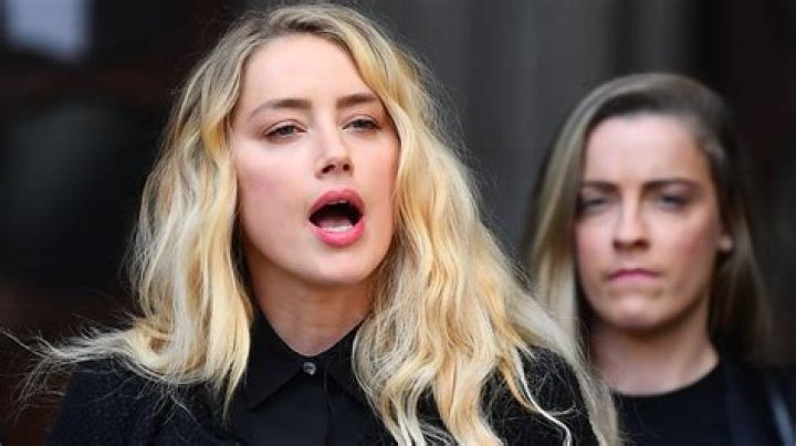 Johnny Depp’s Lawyers Use Picture Of Amber Heard With Keith Richards To Disprove Her Abuse Allegations