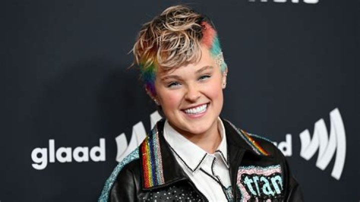 JoJo Siwa (Actress) Wiki, Bio, Age, Height, Weight, Measurements, Girlfriend, Net Worth, Facts