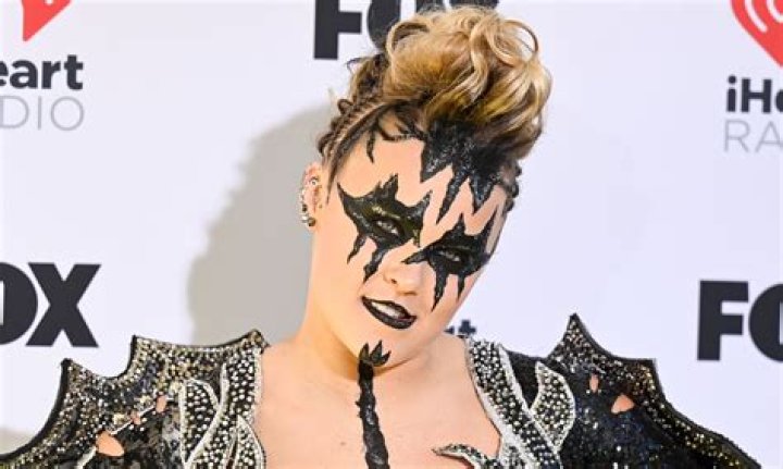 JoJo Siwa Addresses Her Makeup Kit Asbestos Drama