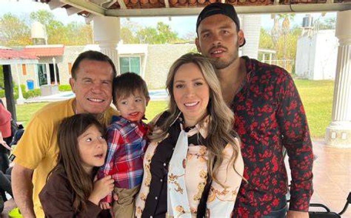 Julio César Chávez Jr. Parents: Meet Julio César Chávez, Amalia Carrasco