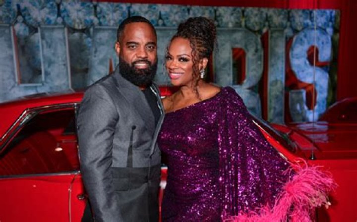 Kandi Burruss Breaks The Internet After She Drops Her Clothes To Bathe In Milk