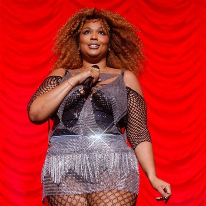Kandi Burruss Is Showing Off Her Flawless Legs In This Bomb Outfit