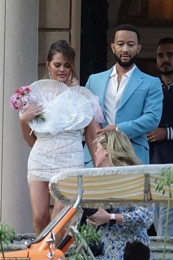 Kate Beckinsale Reveals Her Own Story Of Miscarriage Following Chrissy Teigen And John Legend’s Loss