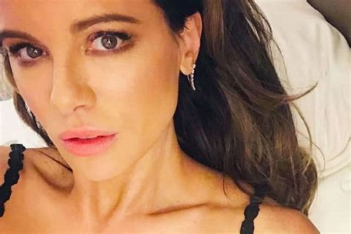 Kate Beckinsale Says The Secret To A Happy Marriage Is ‘Not Living In The Same House’