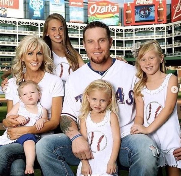 Katie Chadwick (Josh Hamilton’s Wife) Wiki, Age, Boyfriend, Children, Family, Height, Net Worth and Instagram