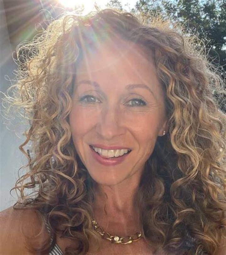 Katie Daryl Bio, Wiki, Age, Height, Parents, Husband, Son, AXS TV, TMZ and Net Worth
