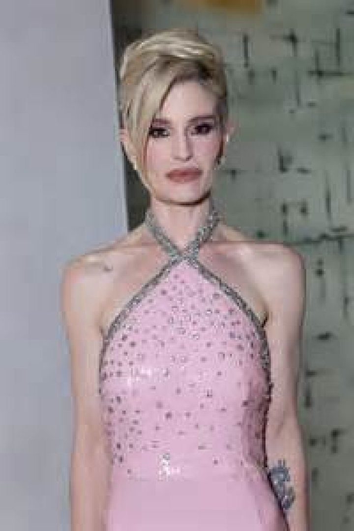 Kelly Osbourne Is Sick And On Oxygen And It Isn’t Due To COVID