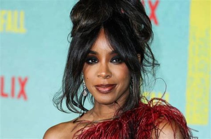 Kelly Rowland’s All-Black Outfit Pictures For The Premiere of “Nope” On Instagram Has People Screaming With Appreciation