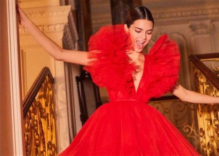 Kendall Jenner Is Gorgeous On Giambattista Valli X H&M Runway As Supermodel Shares Victoria’s Secret Angel Cheeky Throwback Picture