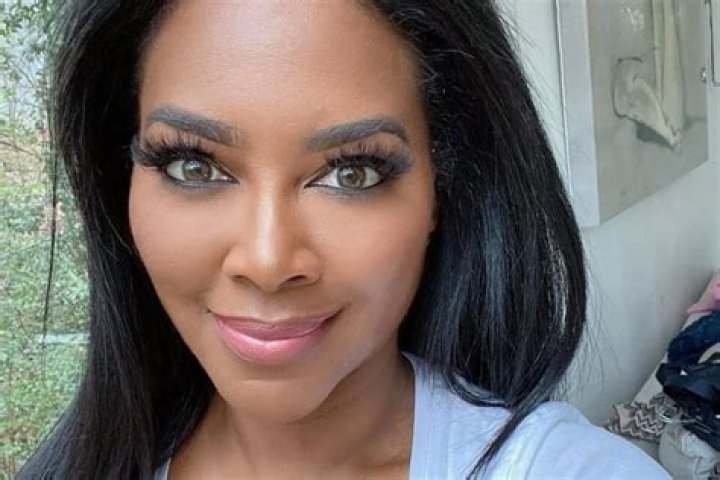 Kenya Moore Addresses The Subject Of Natural Hair – Check Out The Post She Shared