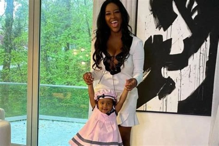 Kenya Moore Looks Gorgeous In Her Latest Photo