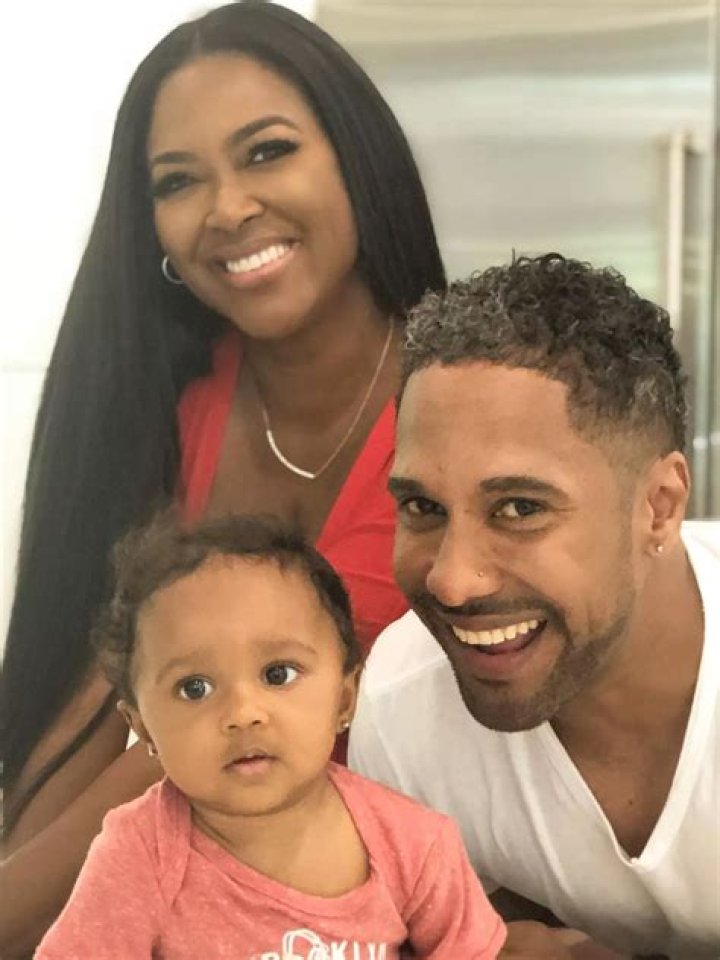 Kenya Moore’s Husband Marc Daly Shut Down A Whole Business To Have A Private Romantic Valentine’s Day With His Wife And Baby Girl – See The Stunning Photo