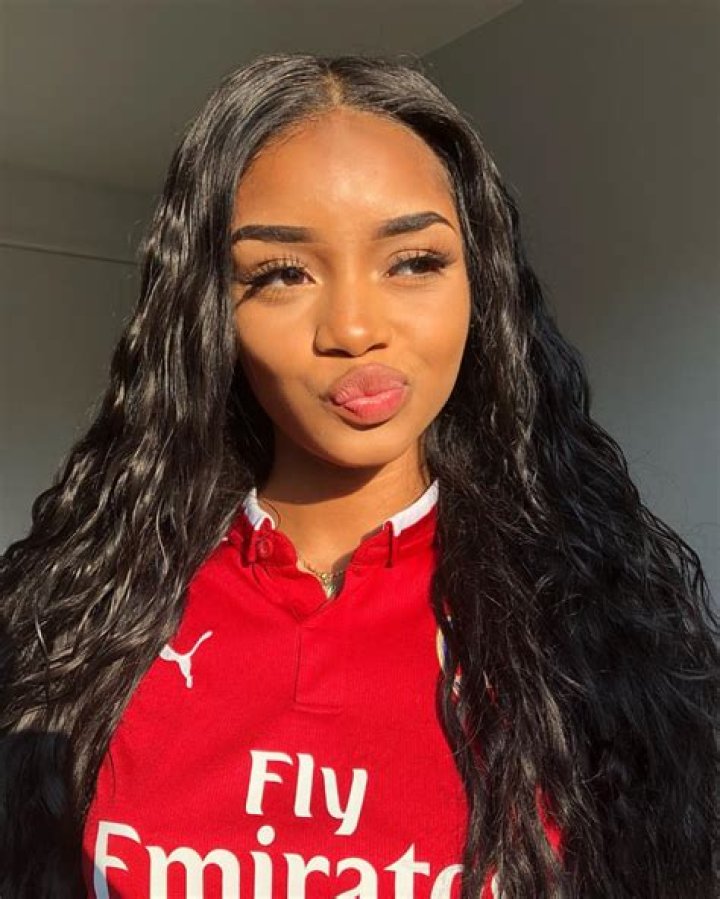 Kenza Boutrif Biography, Age, Model, Height, Makeup, Relationship and Net Worth.
