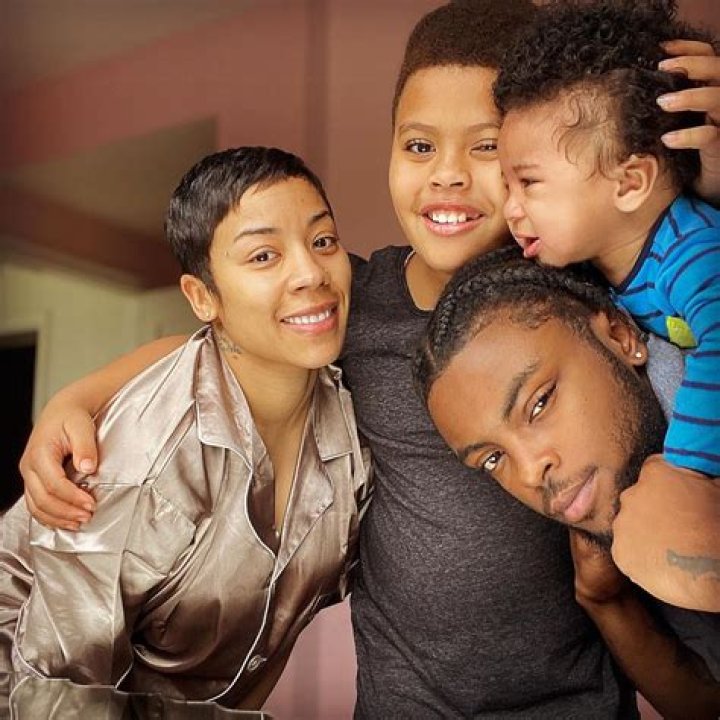 Keyshia Cole Posts Adorable Family Picture Featuring BF Niko Khale And Her Two Handsome Sons, Daniel And Tobias