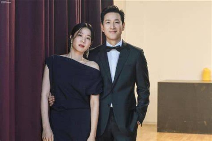 Keyu Jin Husband Name, Wiki, Age, Nationality, Bio, Chinese Name, LSE, Father