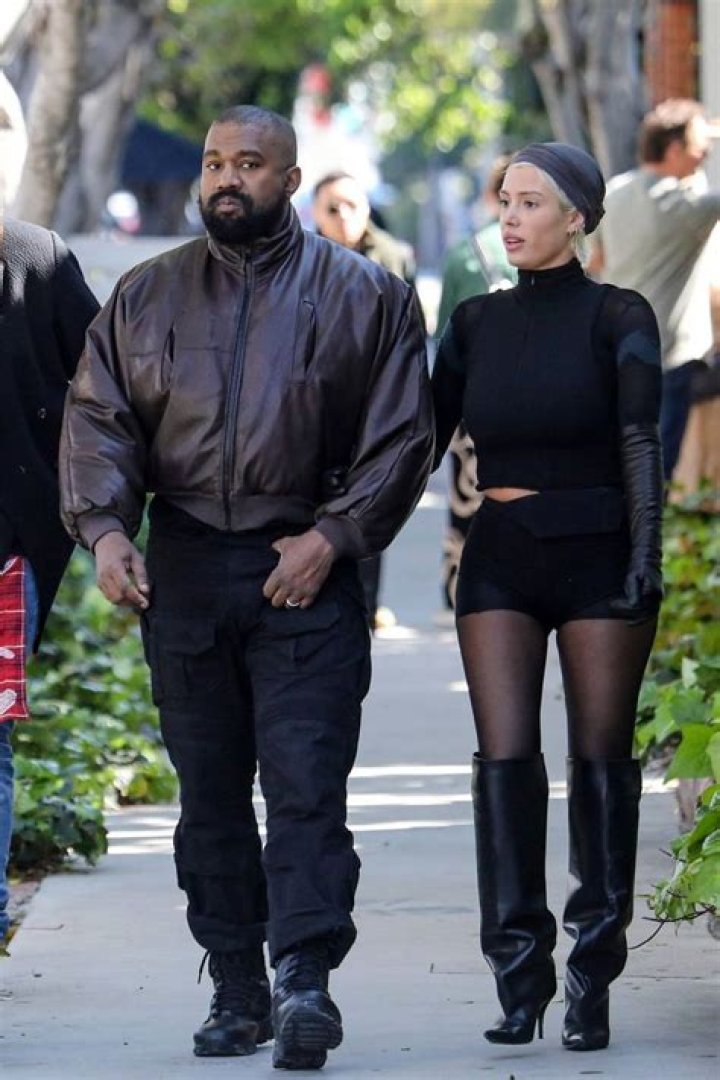 Kim Kardashian Saw A Lobster Walking Down The Street And Now People Think It’s The End Of The World