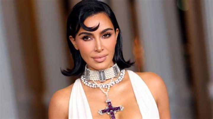 Kim Kardashian Wears 37 Carat Black Opal Necklace On Social Media Following Paris Robbery