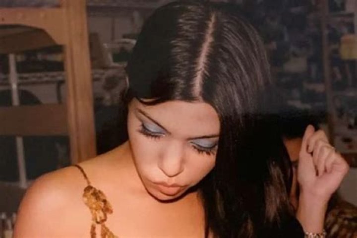 Kourtney Kardashian Undergoes Treatment For Bald Spot — Kim Kardashian Feared For Her Sister’s Life