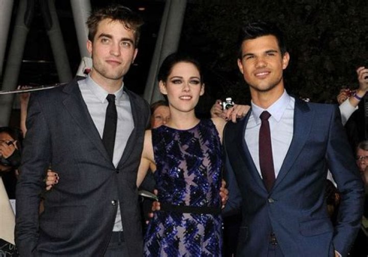 Kristen Stewart Had A Mini Twilight Reunion, Was Robert Pattinson There?
