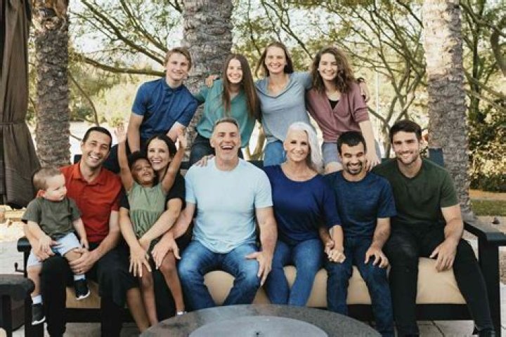 Kurt Warner Children: Meet Kurt Warner’s Seven Kids